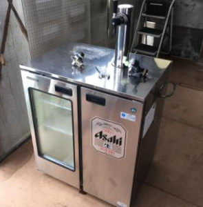 冷蔵庫タイプの樽生ビールサーバー