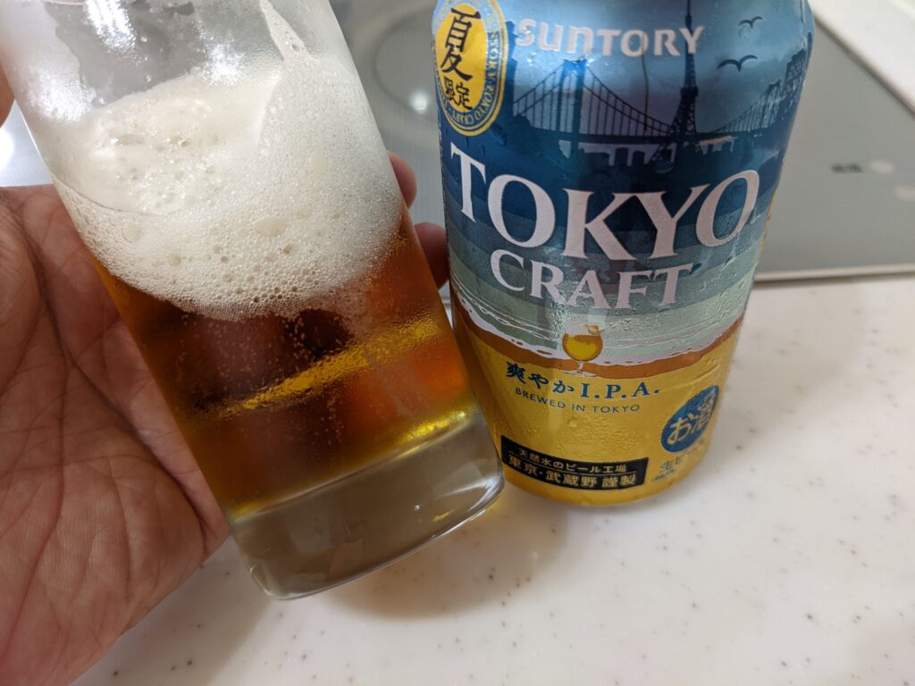 グラスに入った残り4割程の「東京クラフト爽やかI.P.A.」